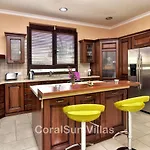 Amazing Luxury Villa, Enormous Heated Pool Jacuzzi, Gym, Games In Paphos, Βίλα *