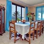 Βίλα Amazing Luxury Villa, Enormous Heated Pool Jacuzzi, Gym, Games In Paphos, Αργάκα