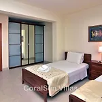 Βίλα Amazing Luxury Villa, Enormous Heated Pool Jacuzzi, Gym, Games In Paphos, Αργάκα