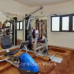 Βίλα Amazing Luxury Villa, Enormous Heated Pool Jacuzzi, Gym, Games In Paphos, *