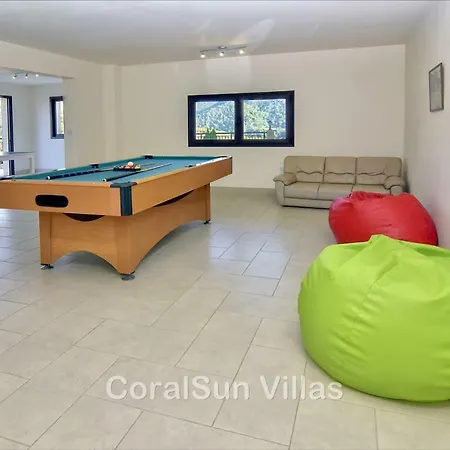 Amazing Luxury Villa, In Paphos, Extremely Large Pool. Jacuzzi, Gym, Games Villa Argaka