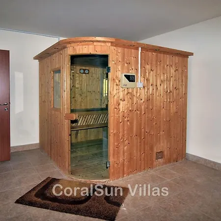 Villa Amazing Luxury Villa, In Paphos, Extremely Large Pool. Jacuzzi, Gym, Games Argaka
