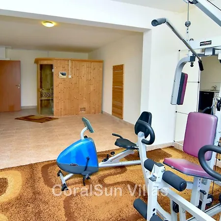 Amazing Luxury Villa, In Paphos, Extremely Large Pool. Jacuzzi, Gym, Games Villa Argaka