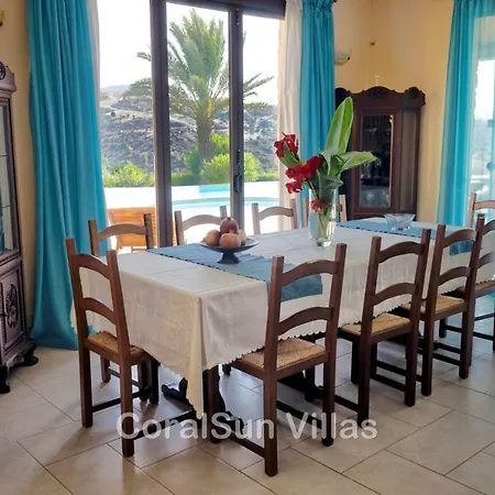 Villa Amazing Luxury Villa, Enormous Heated Pool Jacuzzi, Gym, Games In Paphos, *