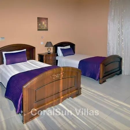 Amazing Luxury Villa, Enormous Heated Pool Jacuzzi, Gym, Games In Paphos, Villa