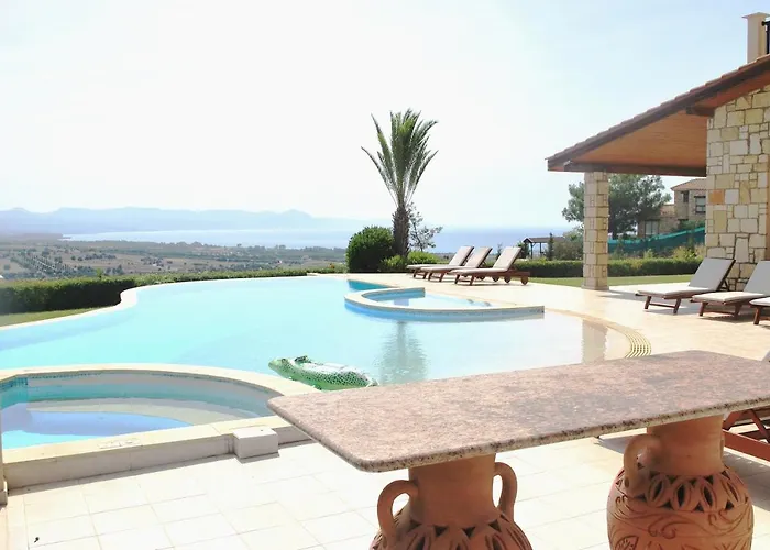 Amazing Luxury Villa, Enormous Heated Pool Jacuzzi, Gym, Games In Paphos, ヴィラ *