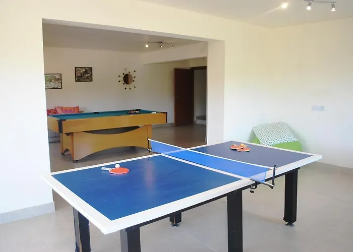 Amazing Luxury Villa, Enormous Heated Pool Jacuzzi, Gym, Games In Paphos, ヴィラ