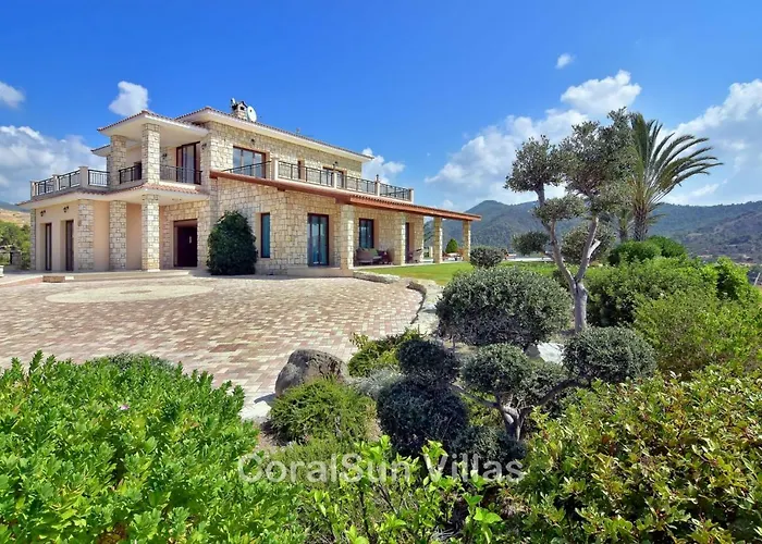 Amazing Luxury Villa, Enormous Heated Pool Jacuzzi, Gym, Games In Paphos, ヴィラ アルガカ