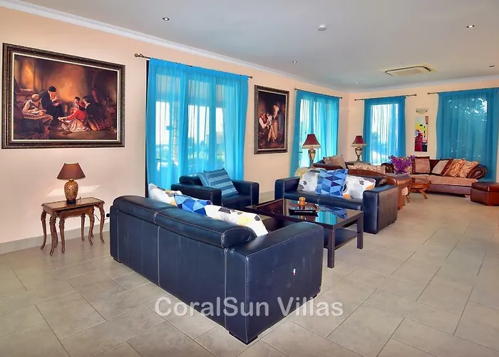 Βίλα Amazing Luxury Villa, Enormous Heated Pool Jacuzzi, Gym, Games In Paphos, *