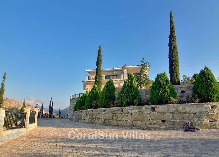 Amazing Luxury Villa, Enormous Heated Pool Jacuzzi, Gym, Games In Paphos, Vila