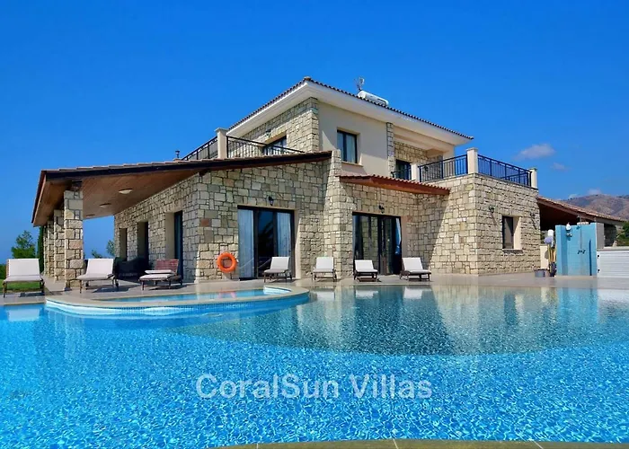 ヴィラ Amazing Luxury Villa, Enormous Heated Pool Jacuzzi, Gym, Games In Paphos, アルガカ