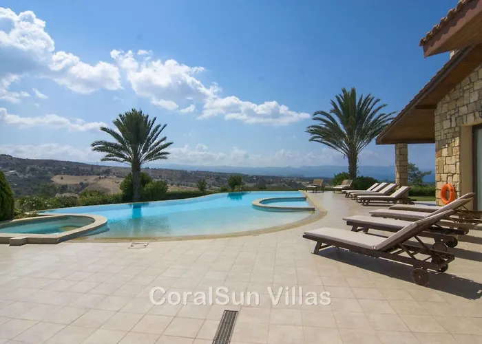 Amazing Luxury Villa, Enormous Heated Pool Jacuzzi, Gym, Games In Paphos, *
