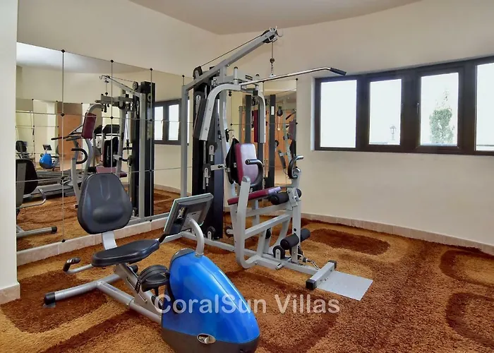 Vila Amazing Luxury Villa, Enormous Heated Pool Jacuzzi, Gym, Games In Paphos, *