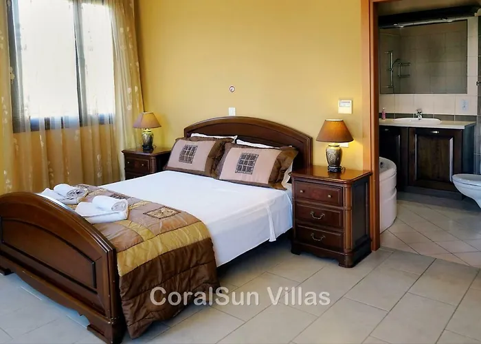 Vila Amazing Luxury Villa, Enormous Heated Pool Jacuzzi, Gym, Games In Paphos,