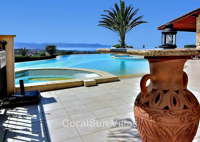 Vila Amazing Luxury Villa, Enormous Heated Pool Jacuzzi, Gym, Games In Paphos,