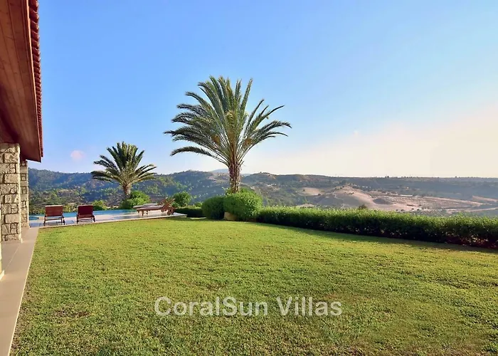 Amazing Luxury Villa, Enormous Heated Pool Jacuzzi, Gym, Games In Paphos,