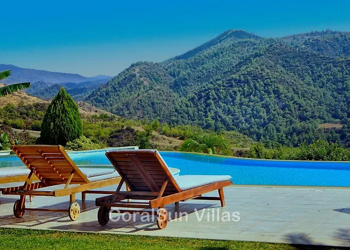 ヴィラ Amazing Luxury Villa, Enormous Heated Pool Jacuzzi, Gym, Games In Paphos, アルガカ