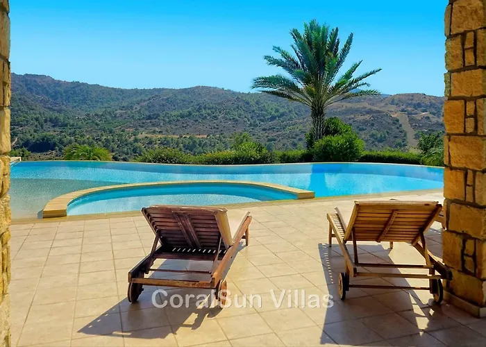 Vila Amazing Luxury Villa, Enormous Heated Pool Jacuzzi, Gym, Games In Paphos, *