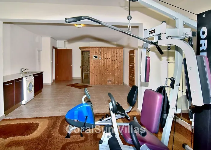 Amazing Luxury Villa, Enormous Heated Pool Jacuzzi, Gym, Games In Paphos, ヴィラ *